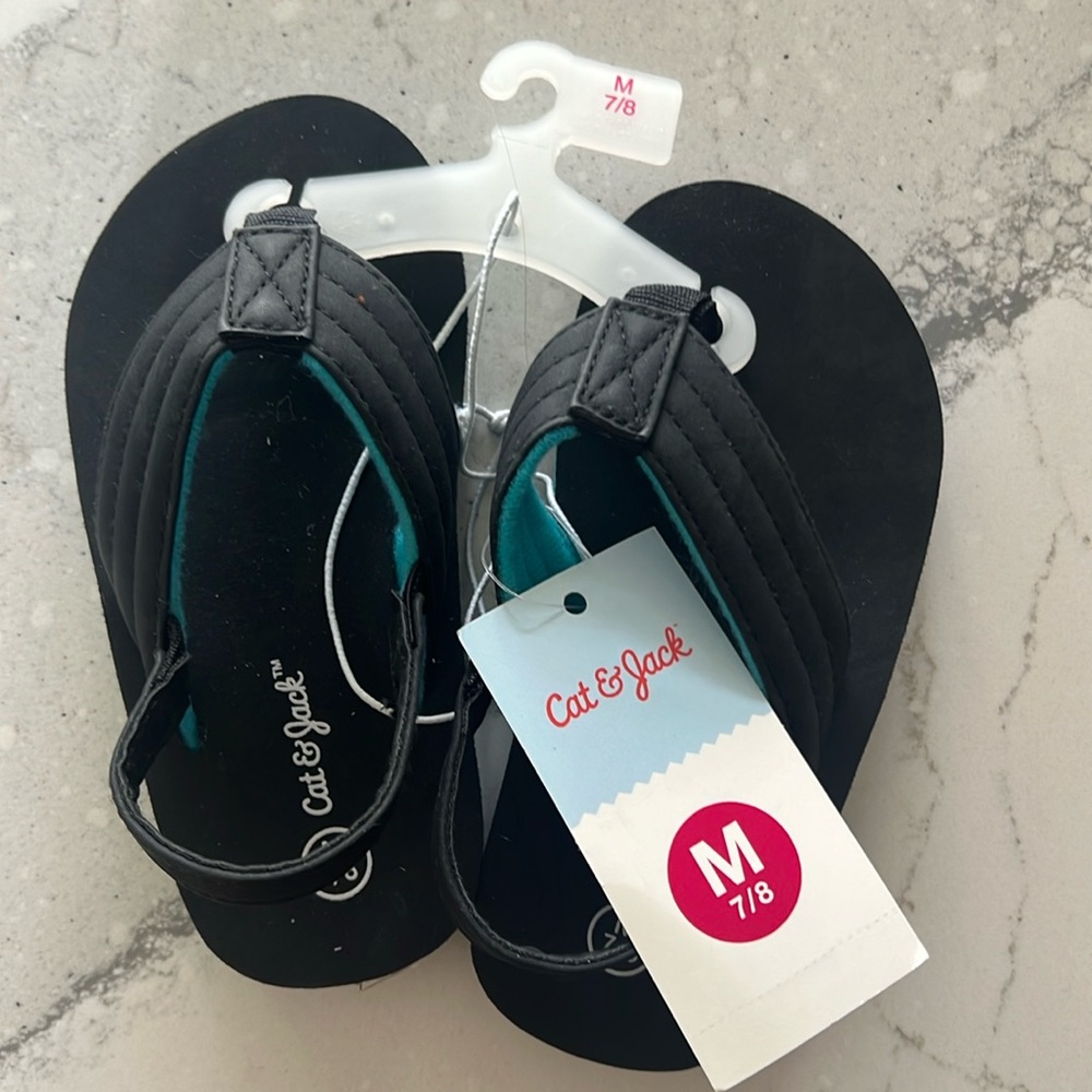Cat and Jack flip flops toddler boys. NWT.  Size 7/8